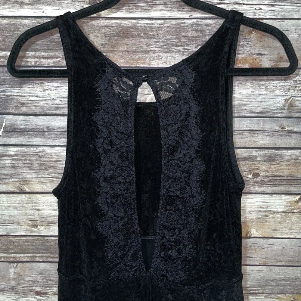 Free People questions leave